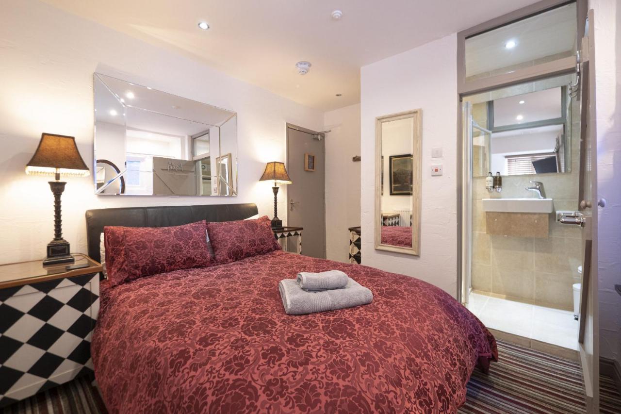 Cornerways Guest house *
